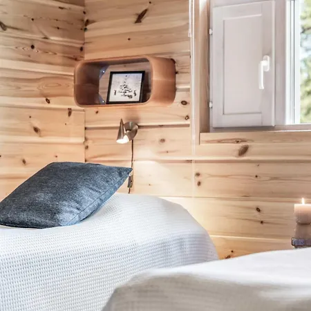 Blue Pine Hideaway By Hilla *