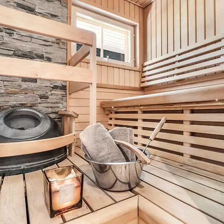 Blue Pine Hideaway By Hilla